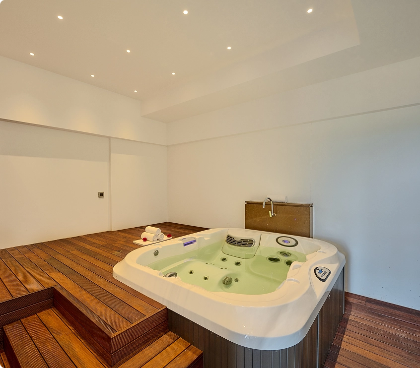 jacuzzi bath at tigris valley